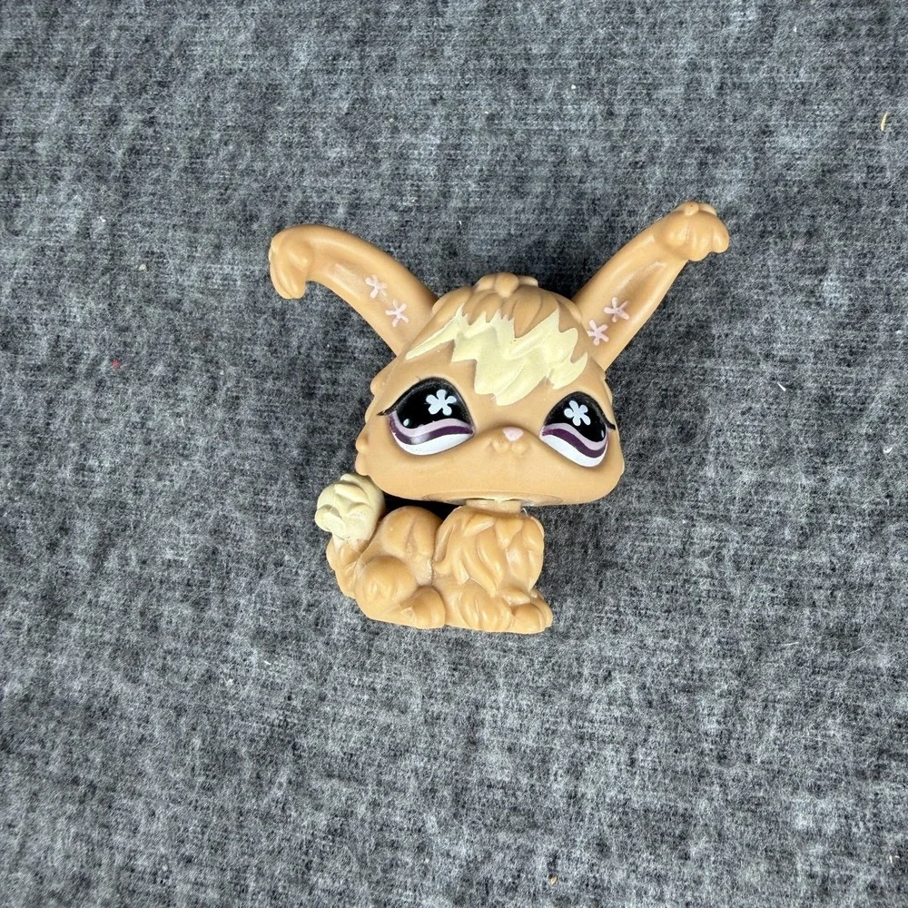 Hasbro Littlest Pet Shop  Angora Rabbit flower Figure 2007 LPS Toy #631